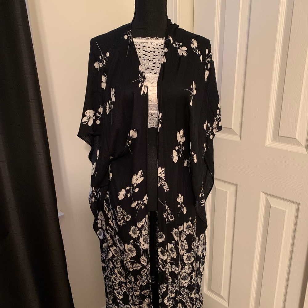 NWT South Moon Under Kimono